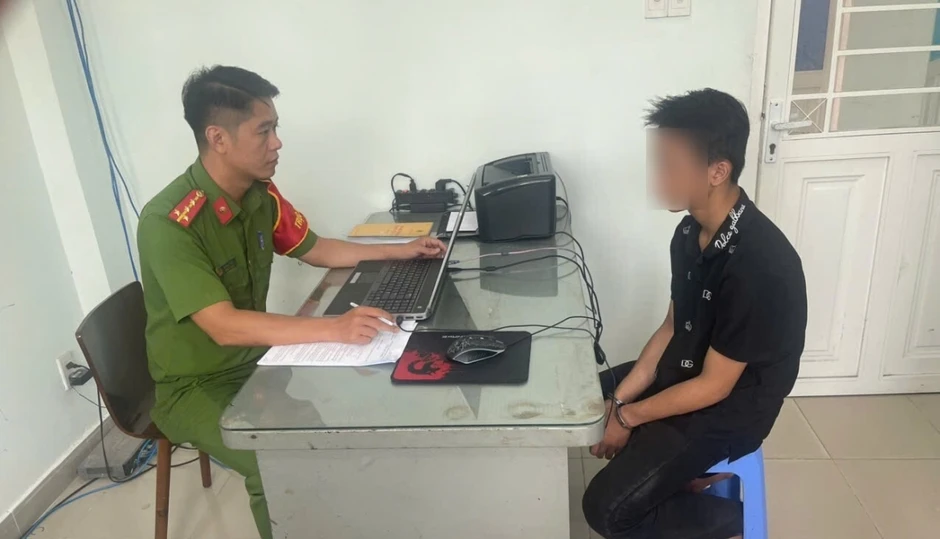Bắt kẻ cướp tài sản của cụ bà khuyết tật 70 tuổi bán vé số Bắt kẻ cướp tài sản của cụ bà khuyết tật 70 tuổi bán vé số