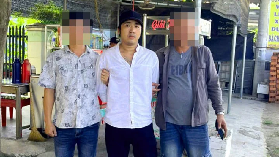 Bắt kẻ dùng súng dọa bắn người rồi lẩn trốn qua nhiều tỉnh Bắt kẻ dùng súng dọa bắn người rồi lẩn trốn qua nhiều tỉnh