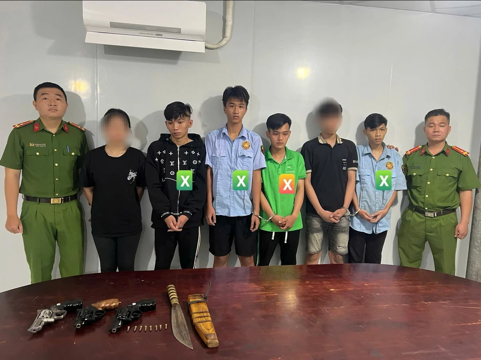 Bắt khẩn cấp 4 người trong vụ nổ súng giải quyết mâu thuẫn ở TPHCM Bắt khẩn cấp 4 người trong vụ nổ súng giải quyết mâu thuẫn ở TPHCM