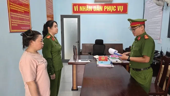Bắt khẩn cấp đối tượng hành hung 2 nữ nhân viên gác chắn tàu ở Đà Nẵng Bắt khẩn cấp đối tượng hành hung 2 nữ nhân viên gác chắn tàu ở Đà Nẵng