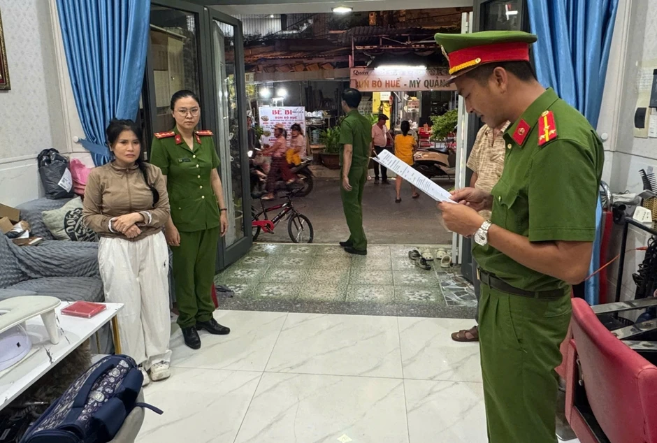 Bắt khẩn cấp mẹ kế xúi giục hai con riêng sát hại cha ruột để chiếm tài sản