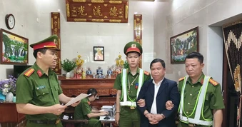 Bắt khẩn cấp người đàn ông giả danh luật sư