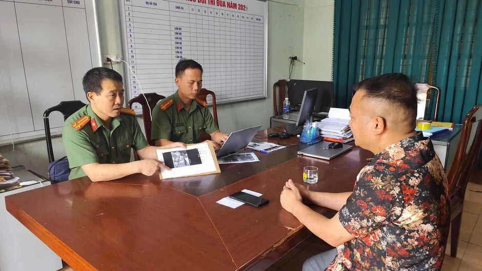 Bắt khẩn cấp người livestream gây rối tại Bệnh viện Hữu nghị Lạc Việt Bắt khẩn cấp người livestream gây rối tại Bệnh viện Hữu nghị Lạc Việt