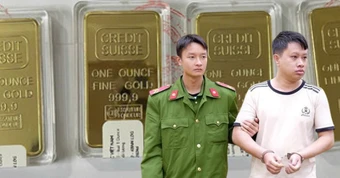 Bắt khẩn cấp Phạm Anh Tiến SN 1992 liên quan 13 lượng vàng giả dán chữ 'Kho bạc Nhà nước'