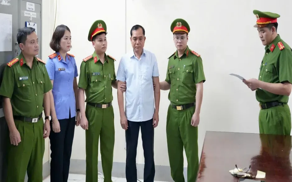 Bắt khẩn cấp Phó Chủ tịch phường liên quan vụ án “xã hội đen” núp bóng doanh nghiệp Bắt khẩn cấp Phó Chủ tịch phường liên quan vụ án “xã hội đen” núp bóng doanh nghiệp