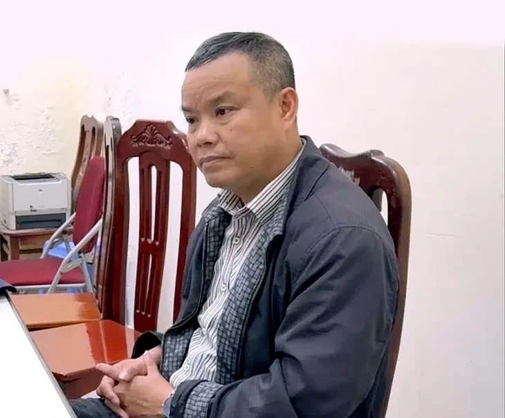 Bắt Lê Anh Hùng vì tuyên truyền thông tin, tài liệu chống Nhà nước Bắt Lê Anh Hùng vì tuyên truyền thông tin, tài liệu chống Nhà nước
