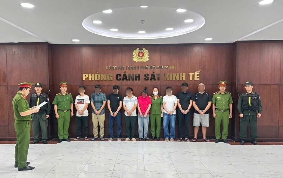 Bắt một số cán bộ tiếp tay cho đường dây mua bán động vật hoang dã trái phép Bắt một số cán bộ tiếp tay cho đường dây mua bán động vật hoang dã trái phép