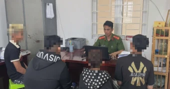 Bất ngờ nhóm thanh thiếu niên trộm 2 xe máy rồi tới công an khai báo sự việc