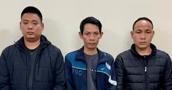 Bắt người bị giữ trong trường hợp khẩn cấp đối với nhóm người đánh lái xe tải chảy máu mũi