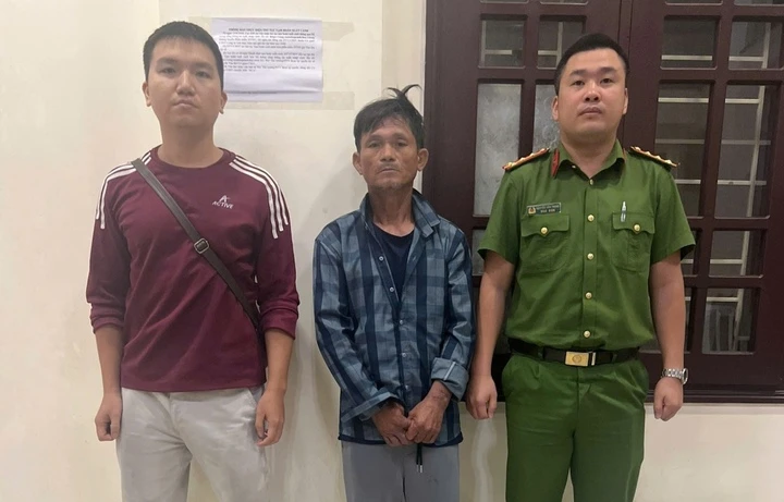 Bắt người đàn ông trốn truy nã 32 năm, từng trộm súng tại đồn biên phòng Bắt người đàn ông trốn truy nã 32 năm, từng trộm súng tại đồn biên phòng