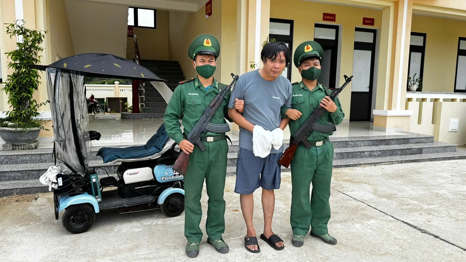 Bắt người đàn ông vừa mãn hạn tù lại tiếp tục làm tiền giả Bắt người đàn ông vừa mãn hạn tù lại tiếp tục làm tiền giả