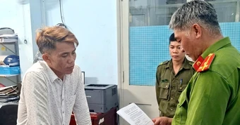 Bắt người dọa chém, khống chế thẩm phán và thư ký tòa đi thẩm định tài sản
