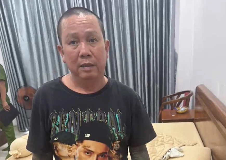 Bắt người nhận 500 triệu đồng lừa "chạy án" cá độ bóng đá