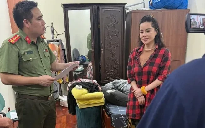 Bắt người phụ nữ đăng clip vu khống hai bệnh viện ở Hà Nội Bắt người phụ nữ đăng clip vu khống hai bệnh viện ở Hà Nội