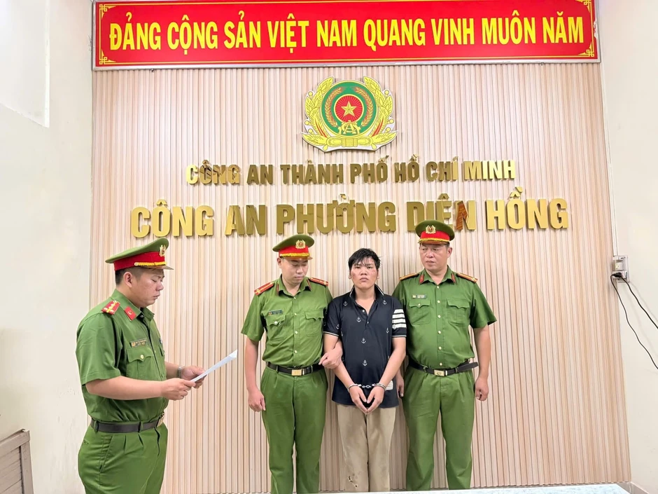 Bắt Nguyễn Anh Hào SN 2005 - đối tượng rút dao đâm CSGT khi bị kiểm tra nồng độ cồn ở TP.HCM Bắt Nguyễn Anh Hào SN 2005 - đối tượng rút dao đâm CSGT khi bị kiểm tra nồng độ cồn ở TP.HCM