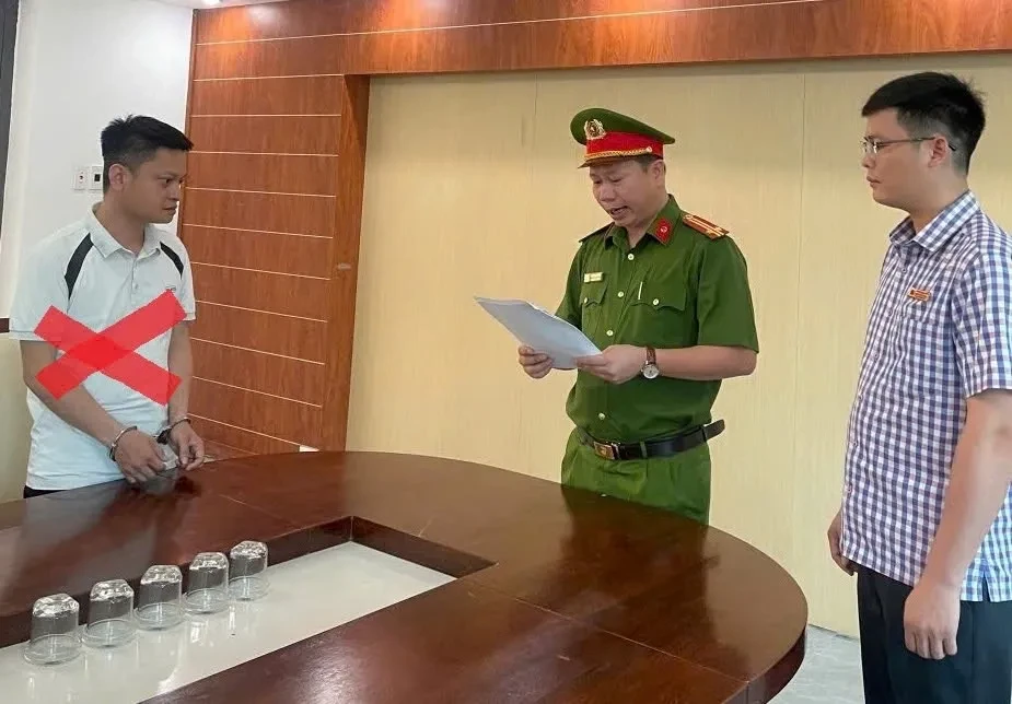 Bắt nguyên cán bộ Ban giải phóng mặt bằng lừa đảo chiếm đoạt tài sản Bắt nguyên cán bộ Ban giải phóng mặt bằng lừa đảo chiếm đoạt tài sản