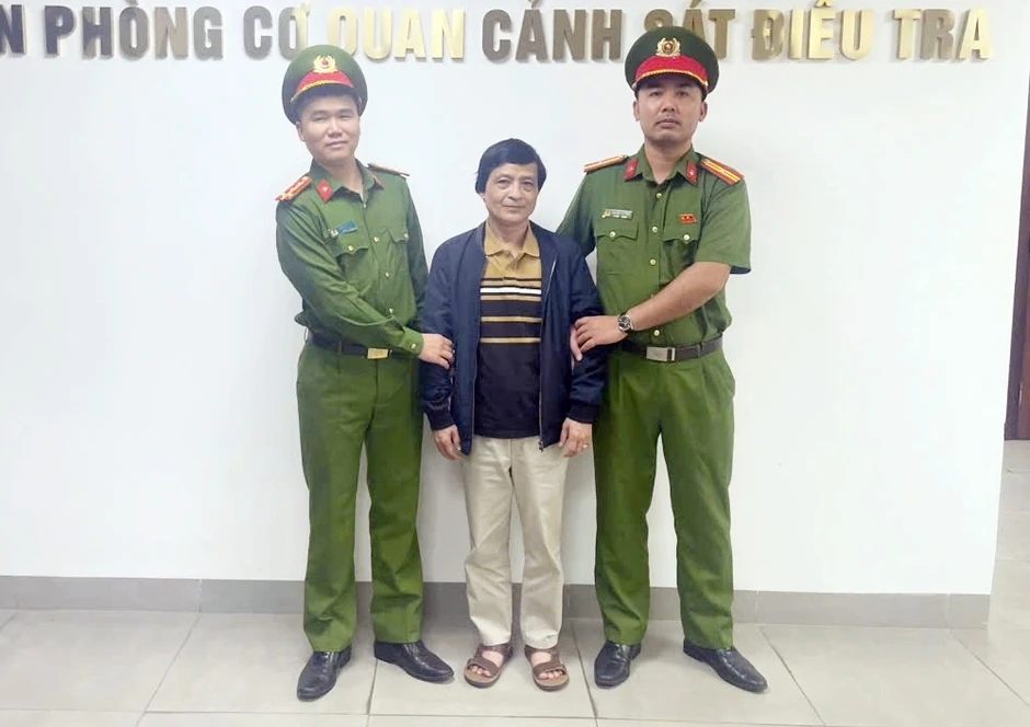 Bắt nguyên Viện trưởng Viện pháp y tâm thần Trung ương Ngô Văn Vinh Bắt nguyên Viện trưởng Viện pháp y tâm thần Trung ương Ngô Văn Vinh