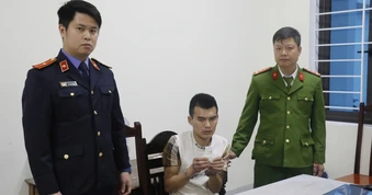 Bắt nhanh tên cướp dây chuyền của người phụ nữ trong phòng tập thể dục