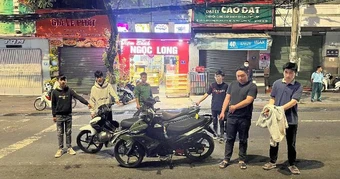 Bắt nhóm đối tượng giả danh công an để kiểm tra người đi đường trong đêm