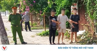 Bắt nhóm thiếu niên dùng hung khí truy sát người đi đường ở Hà Nội