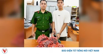 Bắt nóng đối tượng buôn pháo nổ qua ứng dụng giao hàng nhanh tại Hà Nội