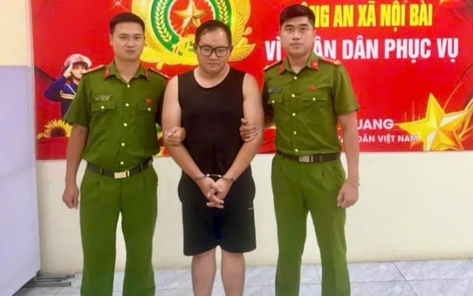 Bắt nóng đối tượng cướp tiệm vàng ở Hà Nội sau gần 4 giờ gây án Bắt nóng đối tượng cướp tiệm vàng ở Hà Nội sau gần 4 giờ gây án