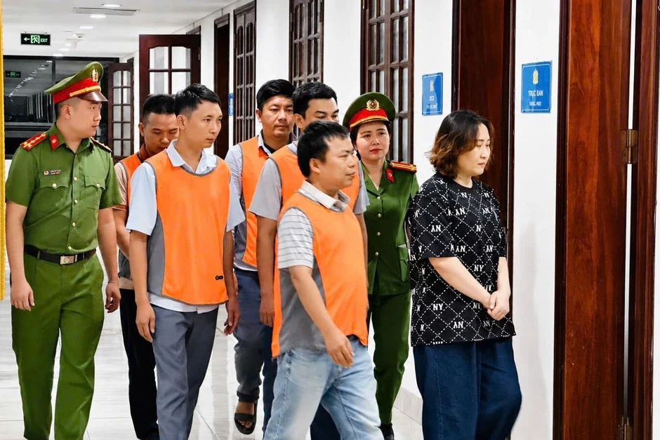 Bắt nữ giám đốc và 8 đồng phạm lập khống hồ sơ thí nghiệm công trình
