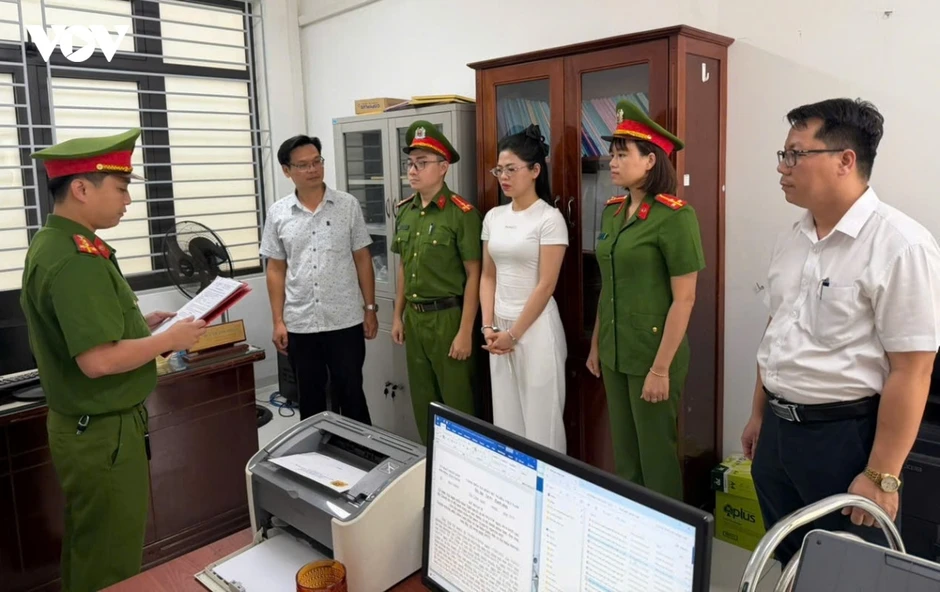 Bắt “nữ quái” lừa đảo góp vốn đầu tư mỹ phẩm, chiếm đoạt hàng trăm triệu đồng Bắt “nữ quái” lừa đảo góp vốn đầu tư mỹ phẩm, chiếm đoạt hàng trăm triệu đồng