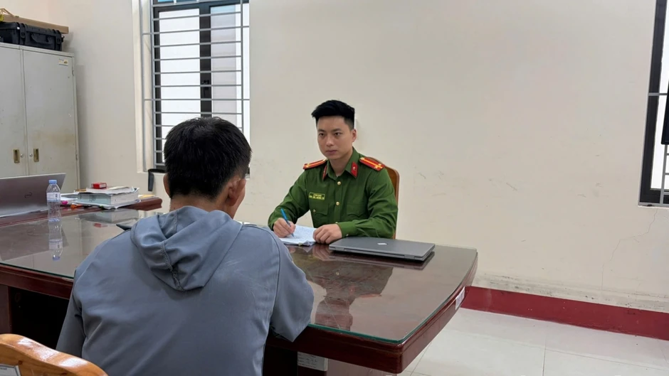 Bắt quả tang 2 đối tượng mua bán, thu giữ 14 gói ma túy tại Thái Nguyên Bắt quả tang 2 đối tượng mua bán, thu giữ 14 gói ma túy tại Thái Nguyên