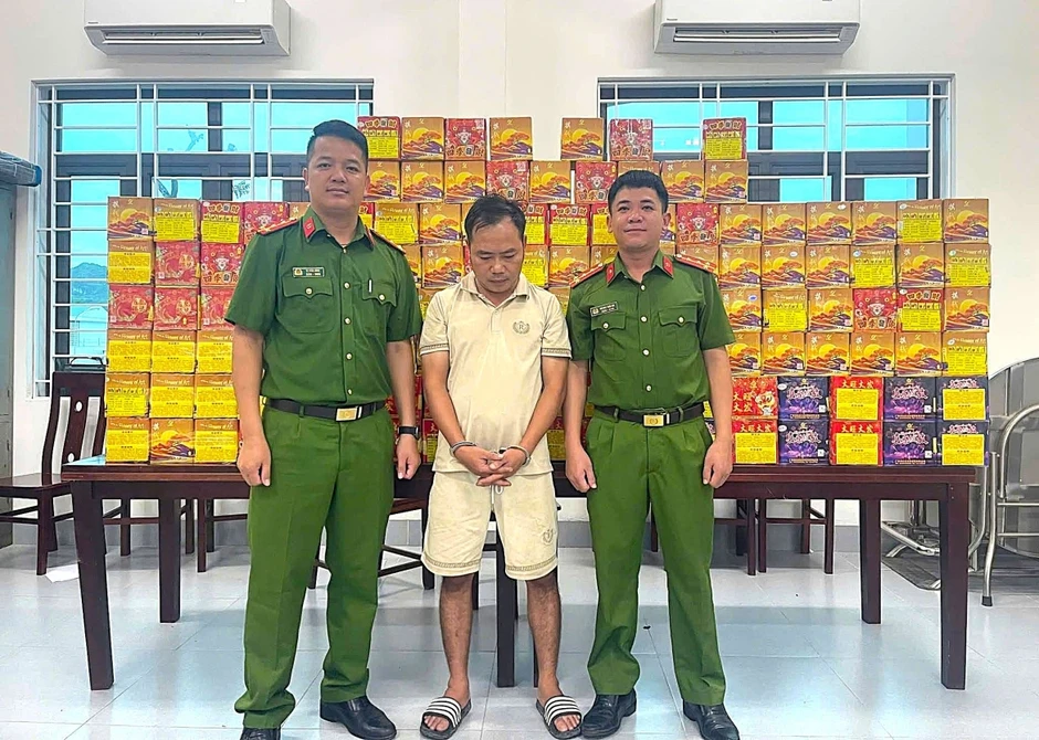 Bắt quả tang đối tượng buôn bán hơn 250 kg pháo nổ Bắt quả tang đối tượng buôn bán hơn 250 kg pháo nổ
