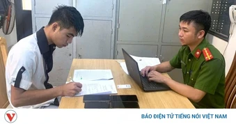 Bắt quả tang đối tượng trộm cắp điện thoại trong Khu công nghiệp Kim Bảng I