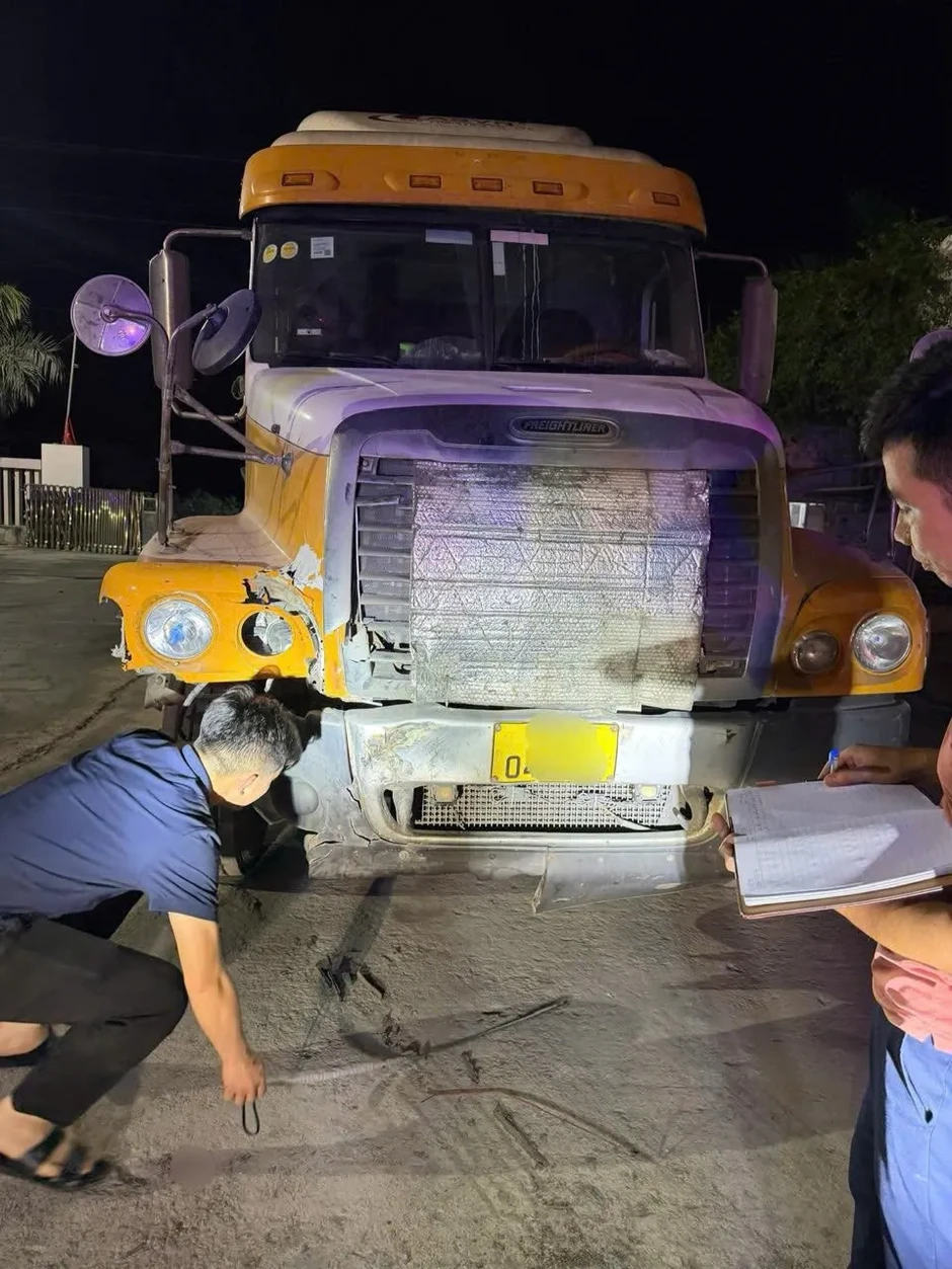 Bắt tài xế xe đầu kéo tông chết người phụ nữ rồi chạy trốn 150km Bắt tài xế xe đầu kéo tông chết người phụ nữ rồi chạy trốn 150km