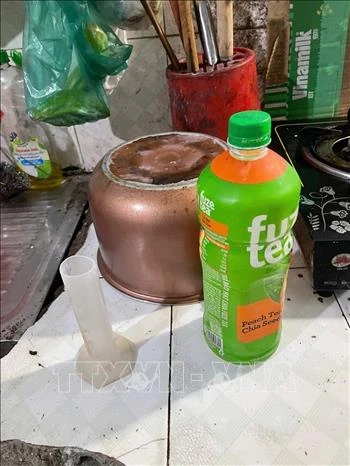 Bắt tạm giam bốn đối tượng sản xuất giá đỗ sử dụng hóa chất cấm Bắt tạm giam bốn đối tượng sản xuất giá đỗ sử dụng hóa chất cấm