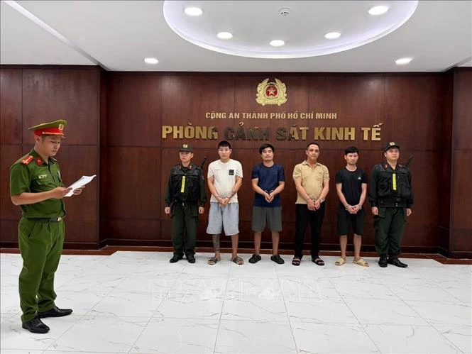 Bắt tạm giam bốn đối tượng sản xuất giá đỗ sử dụng hóa chất cấm Bắt tạm giam bốn đối tượng sản xuất giá đỗ sử dụng hóa chất cấm