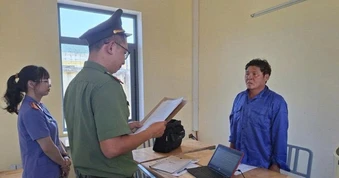 Bắt tạm giam chủ tàu cá tàng trữ 95 kg thuốc nổ để khai thác hải sản