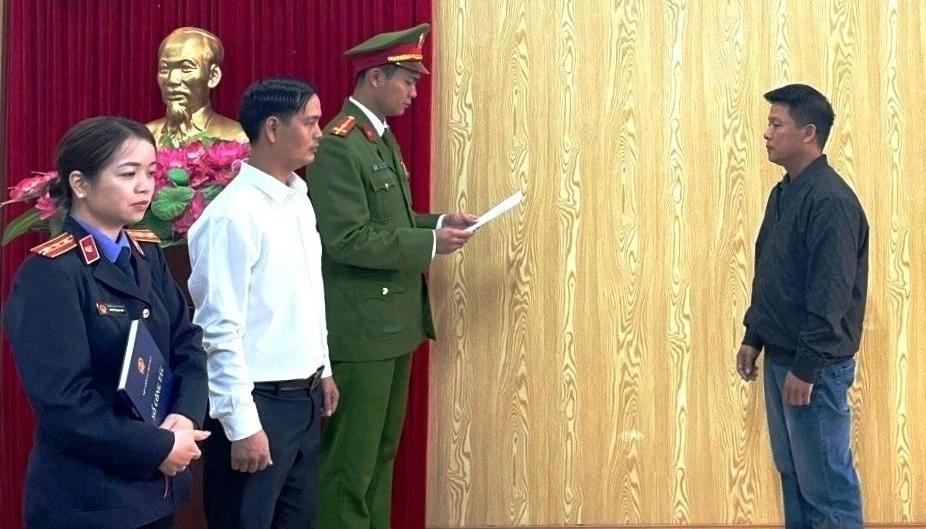 Bắt tạm giam đối tượng sản xuất dấm ăn giả ở Ninh Bình Bắt tạm giam đối tượng sản xuất dấm ăn giả ở Ninh Bình