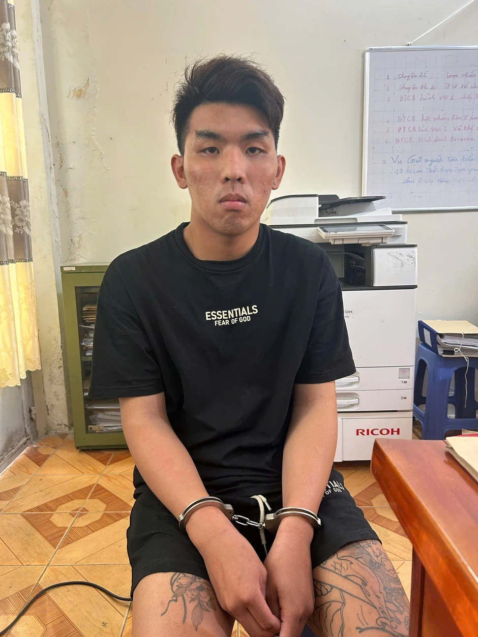 Bắt tạm giam đối tượng sát hại người yêu cũ cùng bạn trai tại Phú Quốc Bắt tạm giam đối tượng sát hại người yêu cũ cùng bạn trai tại Phú Quốc