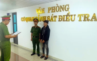 Bắt tạm giam kẻ xâm hại bé gái 14 tuổi quen qua mạng xã hội
