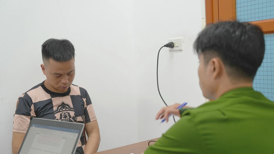 Bắt tạm giam kẻ xâm hại bé gái đi trên đường giữa đêm khuya
