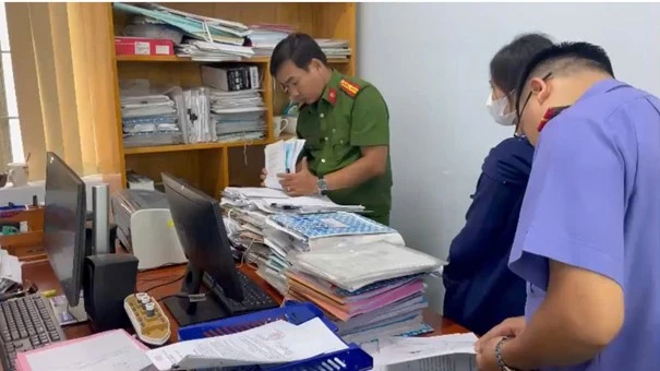 Bắt tạm giam một nguyên cán bộ địa chính ở Đồng Nai