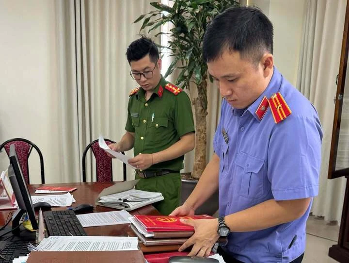 Bắt tạm giam một trưởng phòng thuộc Thuế tỉnh Lạng Sơn Bắt tạm giam một trưởng phòng thuộc Thuế tỉnh Lạng Sơn
