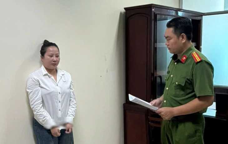 Bắt tạm giam người phụ nữ lừa 'đáo hạn ngân hàng' để chiếm đoạt tiền Bắt tạm giam người phụ nữ lừa 'đáo hạn ngân hàng' để chiếm đoạt tiền