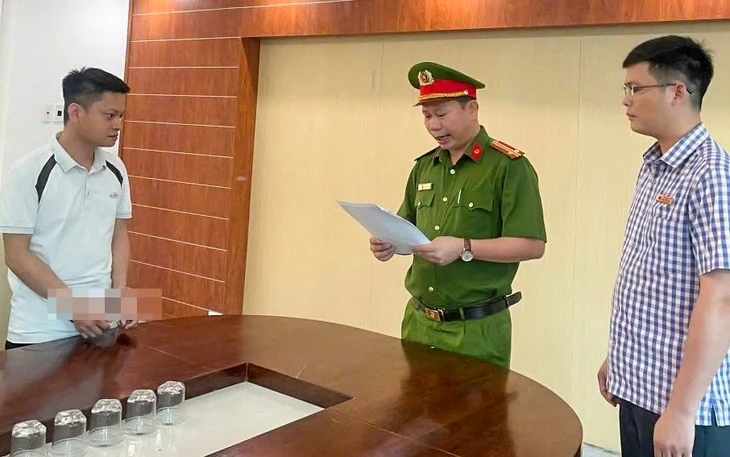 Bắt tạm giam nguyên cán bộ thành phố Hải Dương cũ với cáo buộc lừa đảo Bắt tạm giam nguyên cán bộ thành phố Hải Dương cũ với cáo buộc lừa đảo