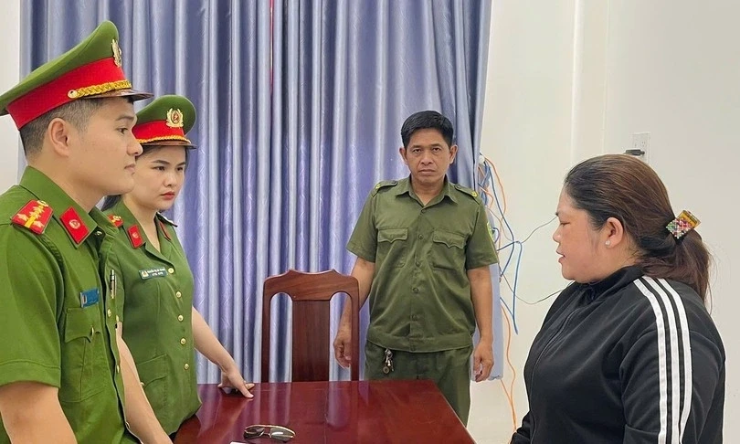 Bắt tạm giam nữ giám đốc doanh nghiệp vì tội trốn thuế Bắt tạm giam nữ giám đốc doanh nghiệp vì tội trốn thuế