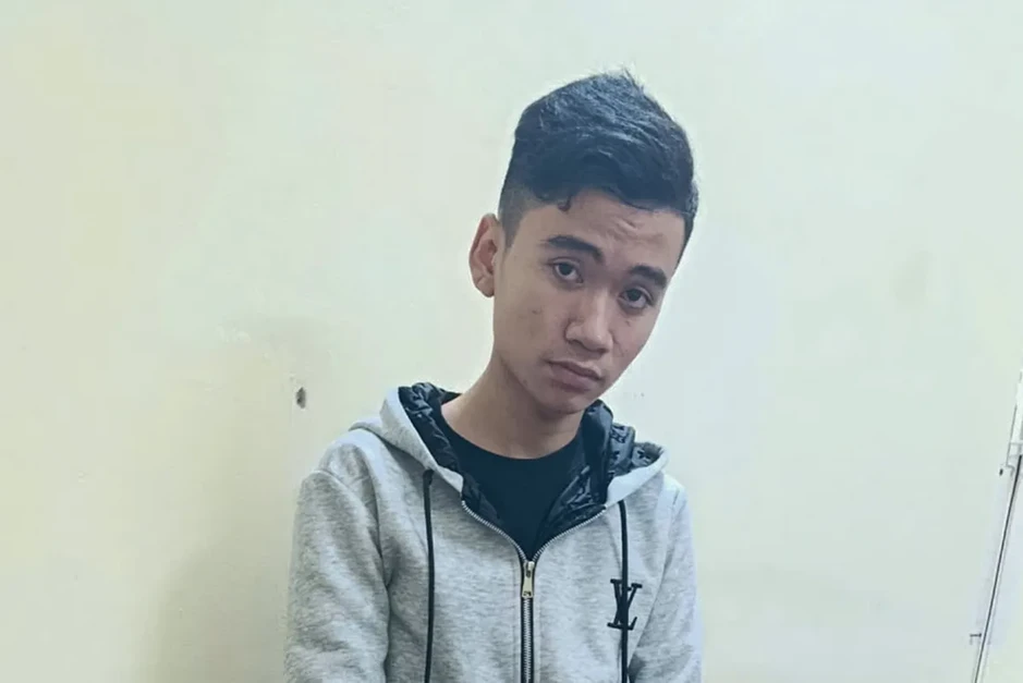 Bắt tạm giam "đại ca" nhí lôi kéo đồng bọn gây náo loạn khu dân cư tại Cần Thơ Bắt tạm giam "đại ca" nhí lôi kéo đồng bọn gây náo loạn khu dân cư tại Cần Thơ