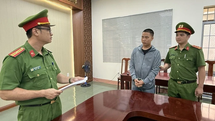 Bắt tạm giam tài xế gây tai nạn khiến nữ sinh lớp 9 tử vong Bắt tạm giam tài xế gây tai nạn khiến nữ sinh lớp 9 tử vong