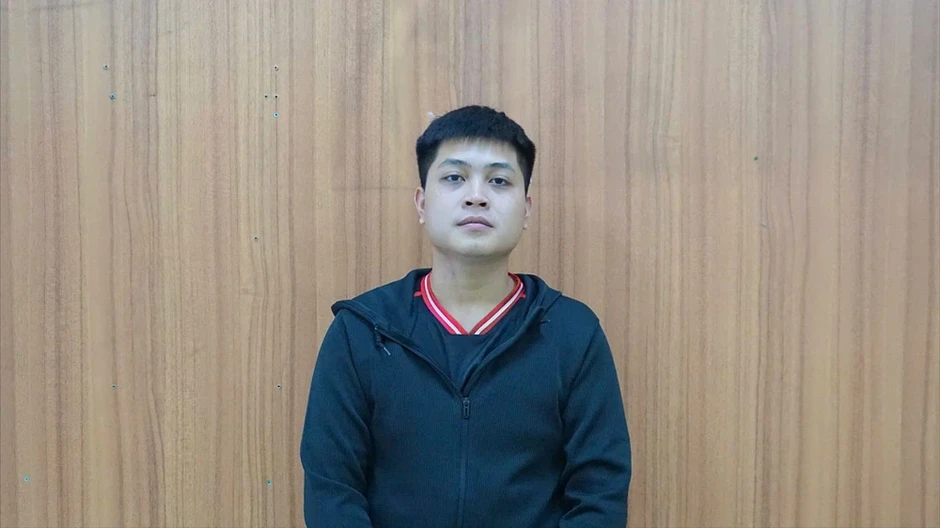 Bắt tạm giam thanh niên dùng chiêu đẩy người vay tiền rơi vào vòng xoáy nợ nần Bắt tạm giam thanh niên dùng chiêu đẩy người vay tiền rơi vào vòng xoáy nợ nần