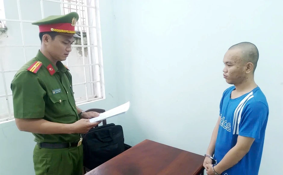 Bắt tạm giam thanh niên tông trọng thương Thiếu tá CSGT đang làm nhiệm vụ