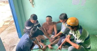 Bắt thanh niên tấn công và cướp tài sản của ông lão bán vé số