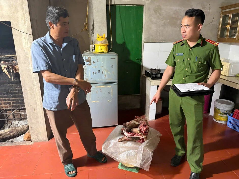 Bắt trộm dê của người phụ nữ cùng xã vì "thèm ăn thịt" Bắt trộm dê của người phụ nữ cùng xã vì "thèm ăn thịt"